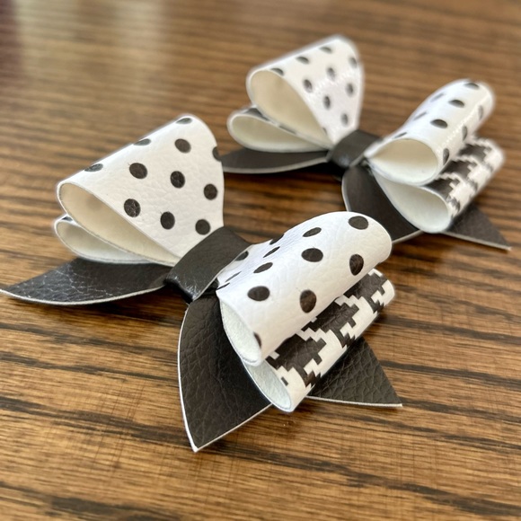 SOLD•Shoe Clips - Picture 4 of 4